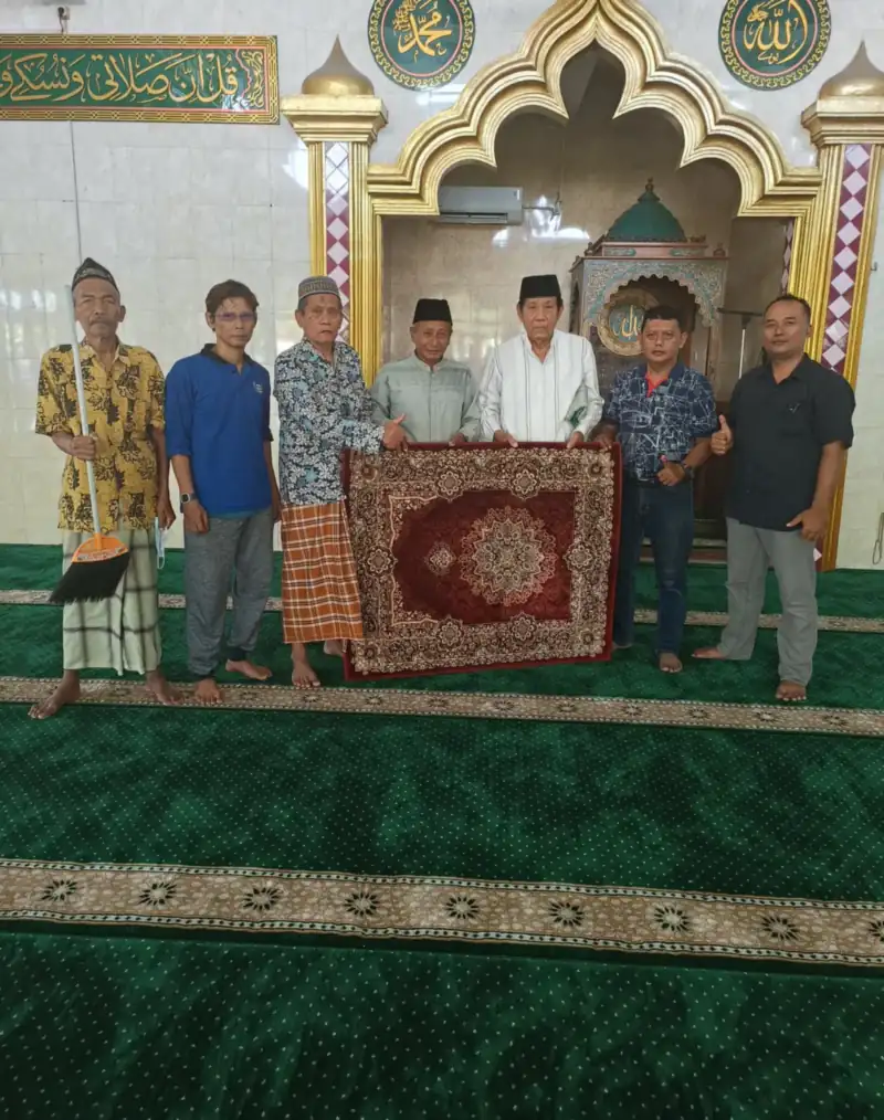 Foto bersama setelah pemasangan
